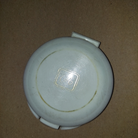 Powder compact - Picture 2 of 3